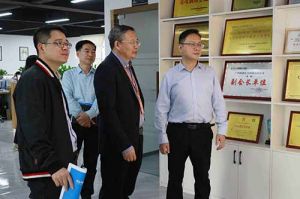 热烈欢迎市政府秘书长林兢一行莅临乐鱼·体育-乐鱼（中国）一站式服务官方网站
集团广西公司考察指导